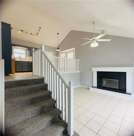 2108 SW STERLING Drive, Lee's Summit, MO 64081