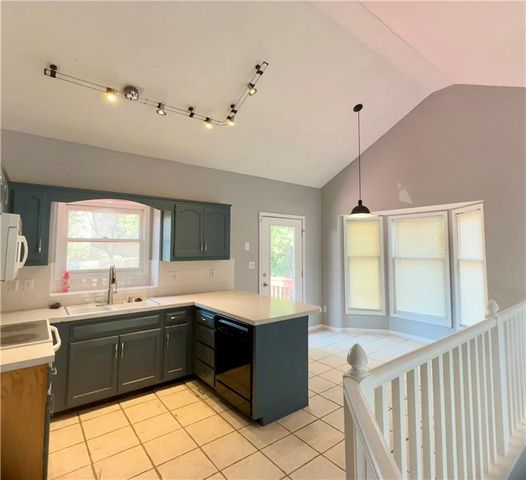 2108 SW STERLING Drive, Lee's Summit, MO 64081