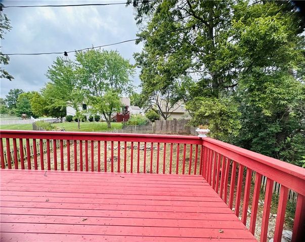 2108 SW STERLING Drive, Lee's Summit, MO 64081