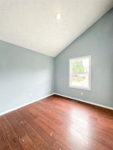 2108 SW STERLING Drive, Lee's Summit, MO 64081