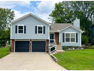 2108 SW STERLING Drive, Lee's Summit, MO 64081