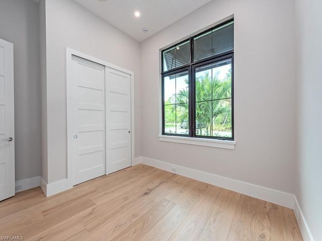 1102 9th AVE N, Naples, FL 34102