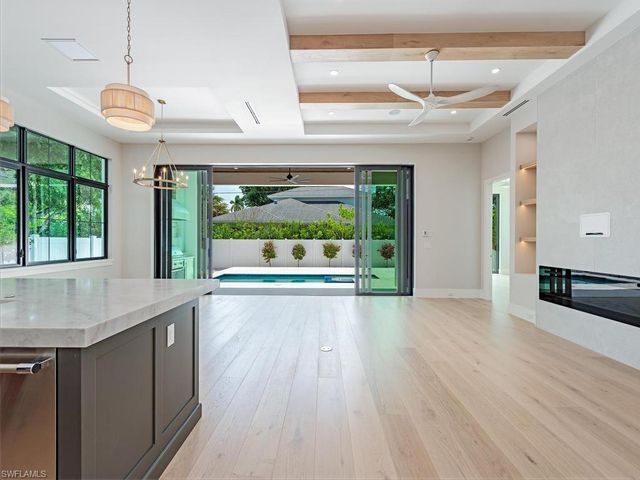 1102 9th AVE N, Naples, FL 34102