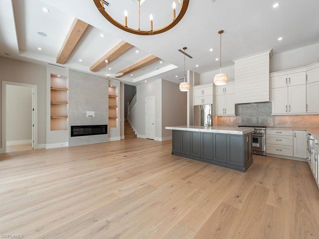 1102 9th AVE N, Naples, FL 34102