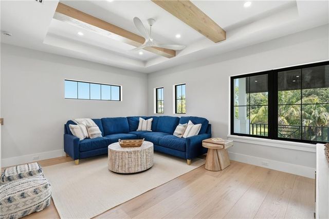 1102 9th AVE N, Naples, FL 34102