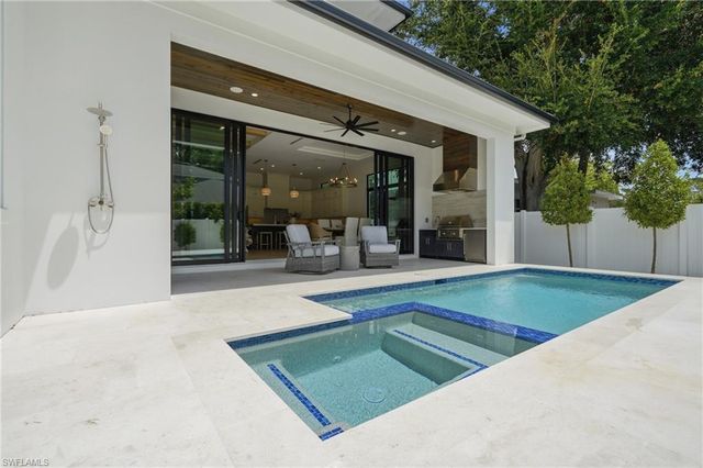 1102 9th AVE N, Naples, FL 34102