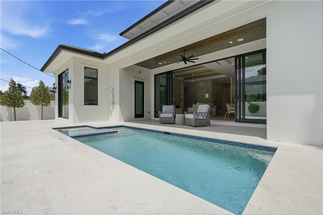 1102 9th AVE N, Naples, FL 34102