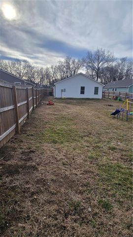 408 Lincoln Avenue, Osawatomie, KS 66064