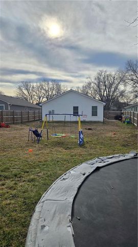 408 Lincoln Avenue, Osawatomie, KS 66064