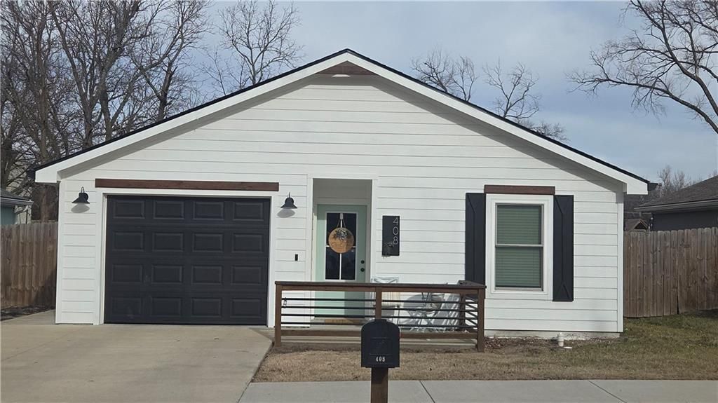408 Lincoln Avenue, Osawatomie, KS 66064