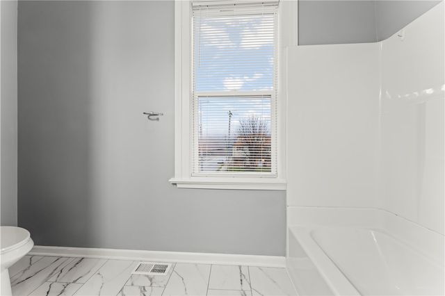 305 Perry Como Ave, Canonsburg, PA 15317