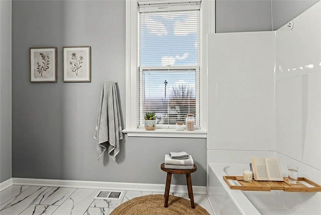 305 Perry Como Ave, Canonsburg, PA 15317