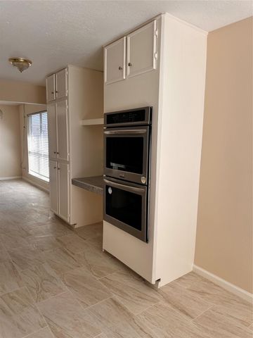 16310 Calistoga Court, Houston, TX 77053