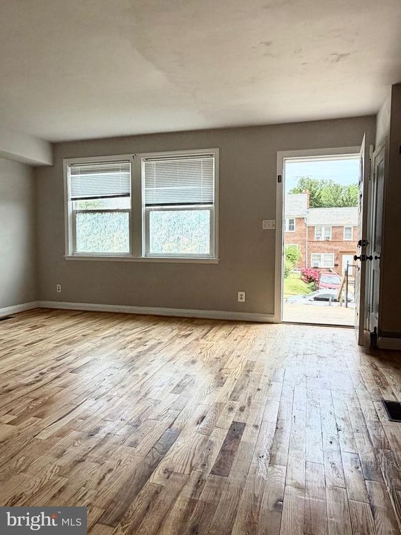Image 14 of property listing at 812 BRAESIDE RD, Baltimore, MD 21229