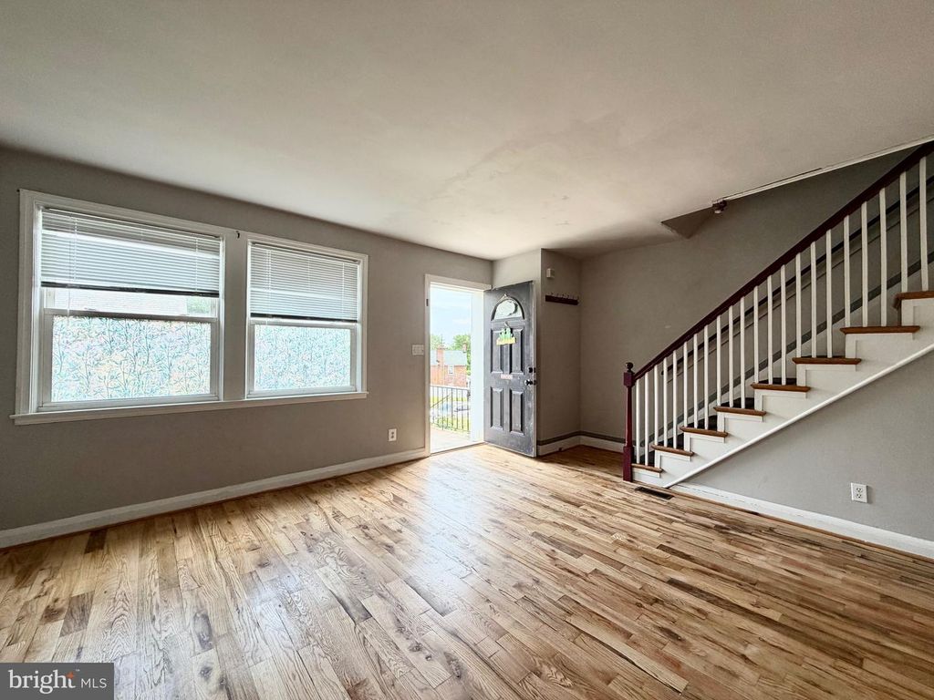 Image 20 of property listing at 812 BRAESIDE RD, Baltimore, MD 21229