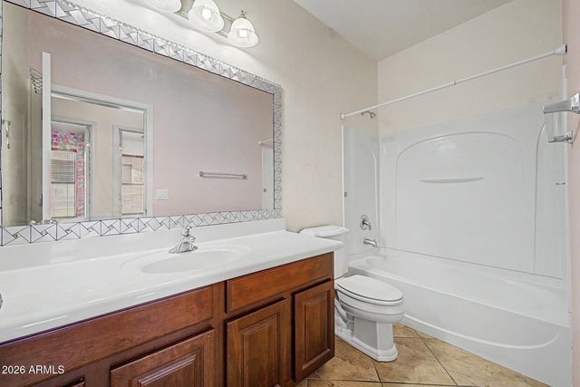 4426 W BURGESS Lane, Laveen, AZ 85339