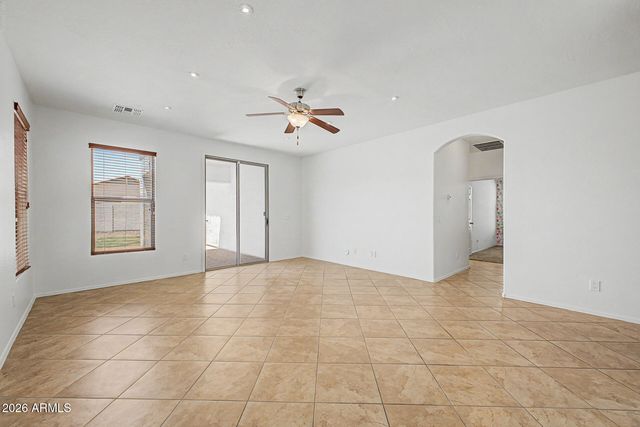 4426 W BURGESS Lane, Laveen, AZ 85339
