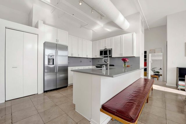 1524 S SANGAMON Street 806, Chicago, IL 60608