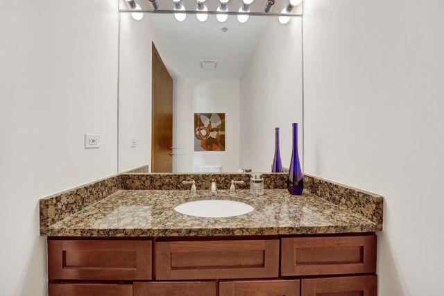 1524 S SANGAMON Street 806, Chicago, IL 60608