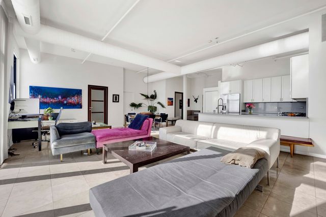 1524 S SANGAMON Street 806, Chicago, IL 60608