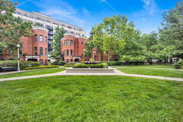 1524 S SANGAMON Street 806, Chicago, IL 60608