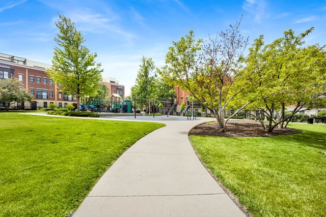 1524 S SANGAMON Street 806, Chicago, IL 60608