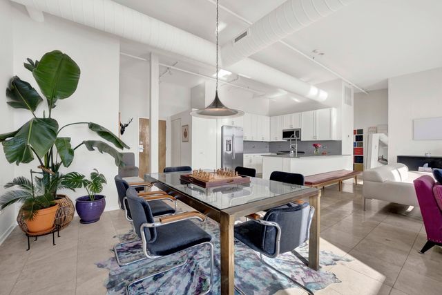 1524 S SANGAMON Street 806, Chicago, IL 60608