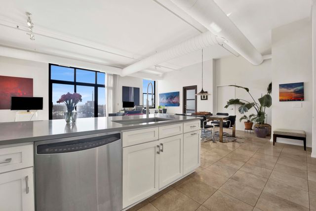 1524 S SANGAMON Street 806, Chicago, IL 60608