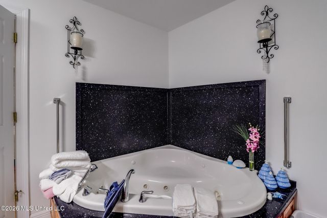 15035 Pawnee Place, Kiln, MS 39556