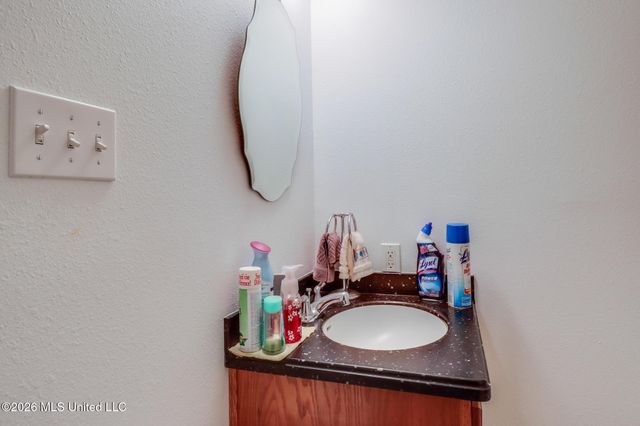 15035 Pawnee Place, Kiln, MS 39556