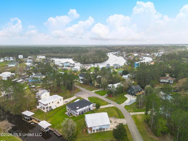 15035 Pawnee Place, Kiln, MS 39556