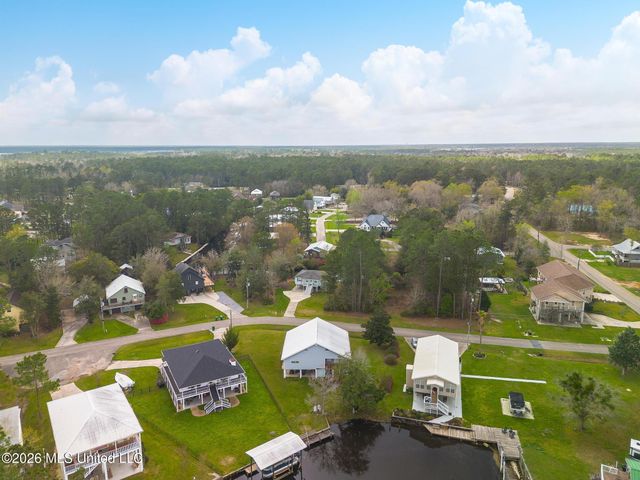 15035 Pawnee Place, Kiln, MS 39556