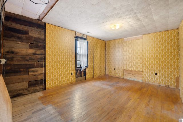 2705 Eggners Ferry Rd, Benton, KY 42025