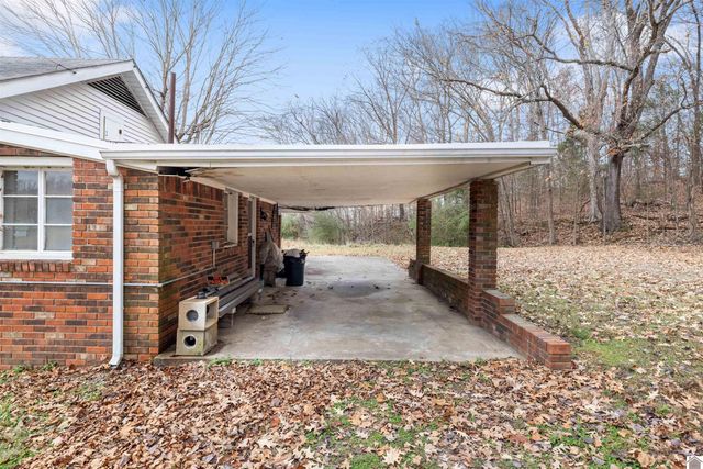 2705 Eggners Ferry Rd, Benton, KY 42025