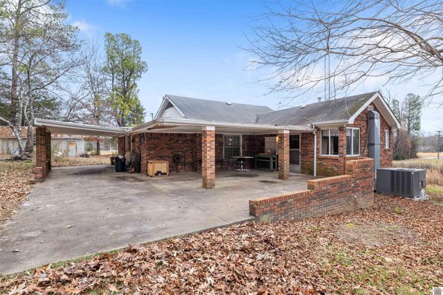 2705 Eggners Ferry Rd, Benton, KY 42025