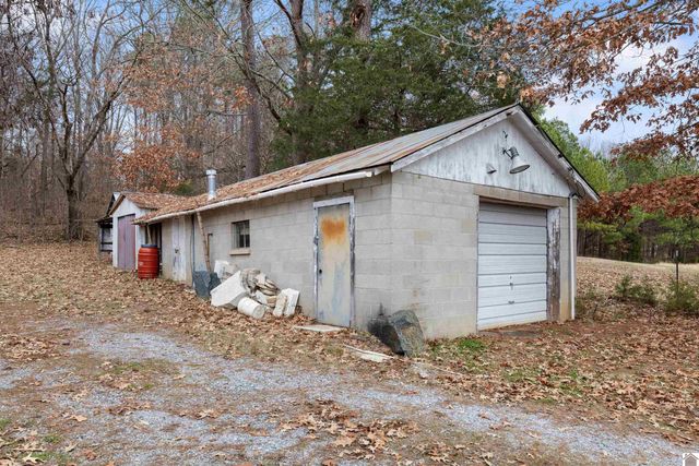 2705 Eggners Ferry Rd, Benton, KY 42025