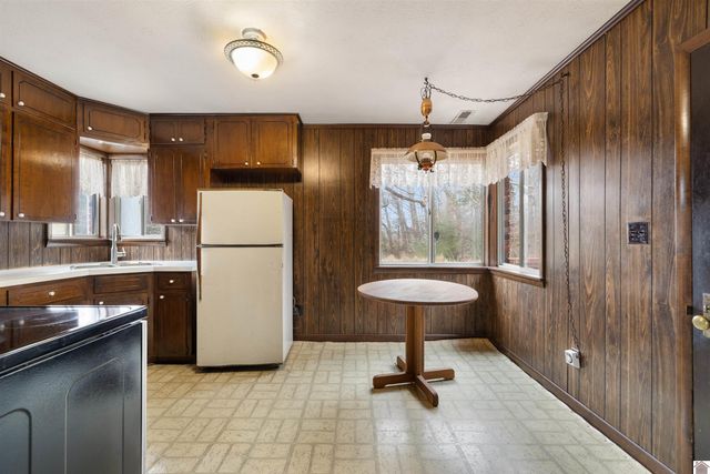 2705 Eggners Ferry Rd, Benton, KY 42025