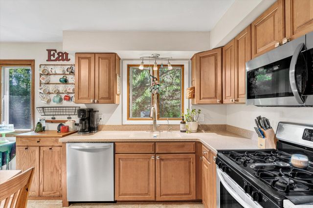 7016 131st Street, Coal Valley, IL 61240