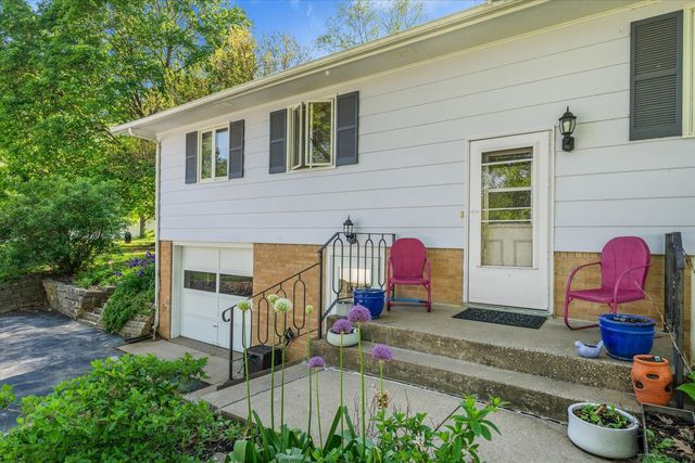 7016 131st Street, Coal Valley, IL 61240