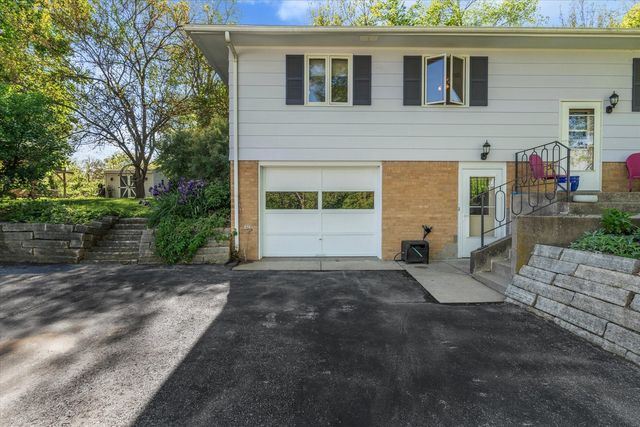 7016 131st Street, Coal Valley, IL 61240