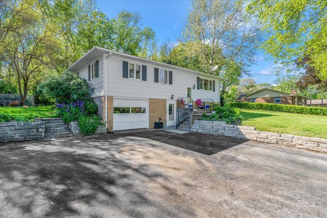 7016 131st Street, Coal Valley, IL 61240