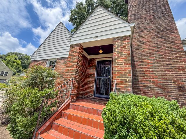 201 N Seminole Drive, Chattanooga, TN 37411