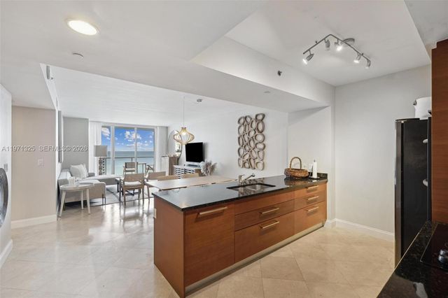 1830 S OCEAN DR 2811, Hallandale Beach, FL 33009