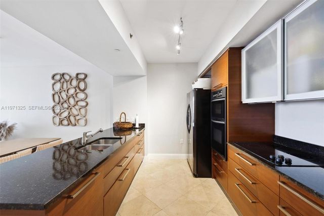 1830 S OCEAN DR 2811, Hallandale Beach, FL 33009