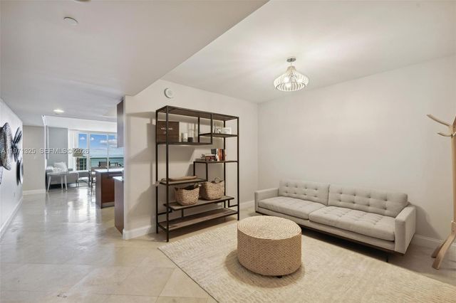 1830 S OCEAN DR 2811, Hallandale Beach, FL 33009