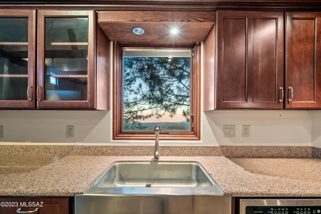 33351 S High Jinks Road, Oracle, AZ 85623