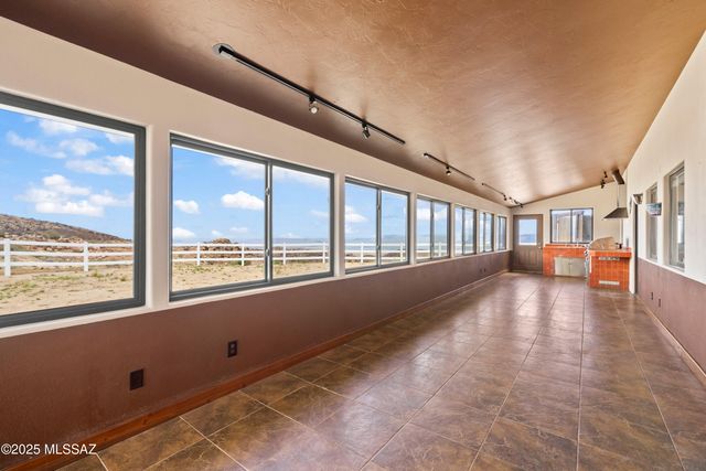 33351 S High Jinks Road, Oracle, AZ 85623