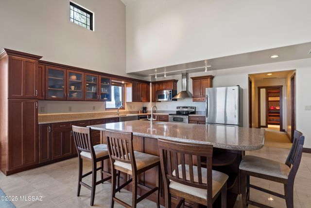 33351 S High Jinks Road, Oracle, AZ 85623