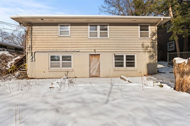 1219 Oakcrest, Iowa City, IA 52246