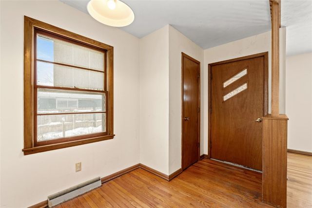 1219 Oakcrest, Iowa City, IA 52246